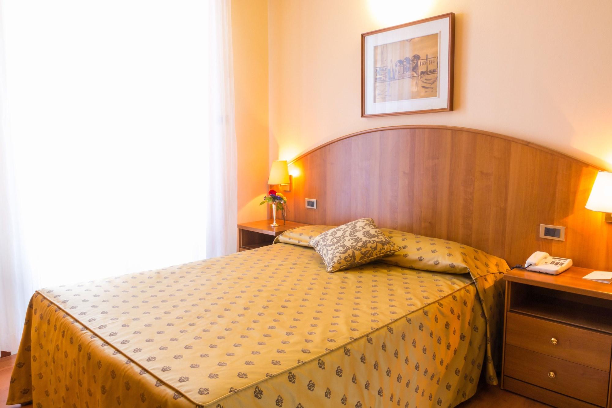 Hotel Principe Бибионе Екстериор снимка