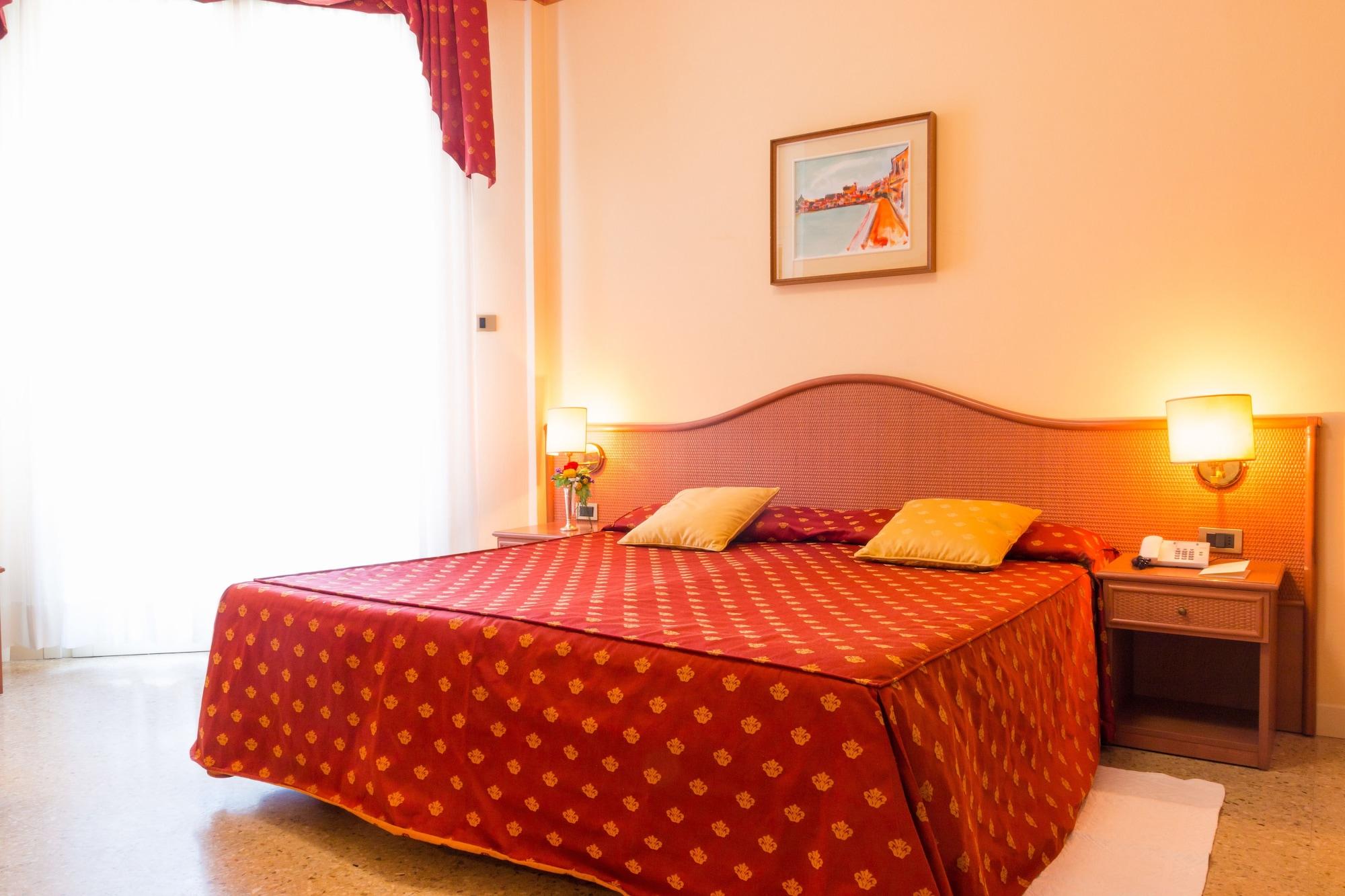 Hotel Principe Бибионе Екстериор снимка