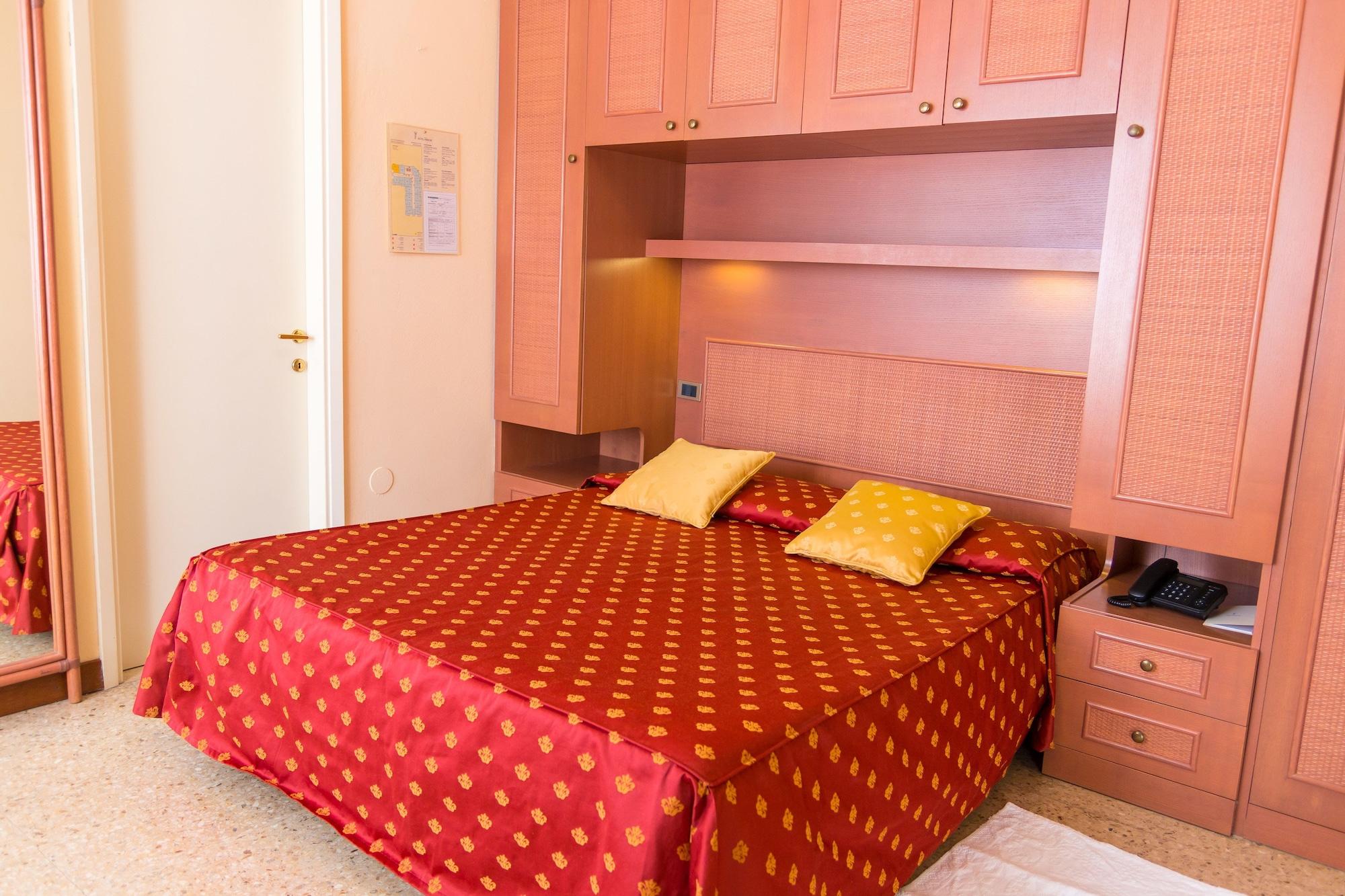 Hotel Principe Бибионе Екстериор снимка