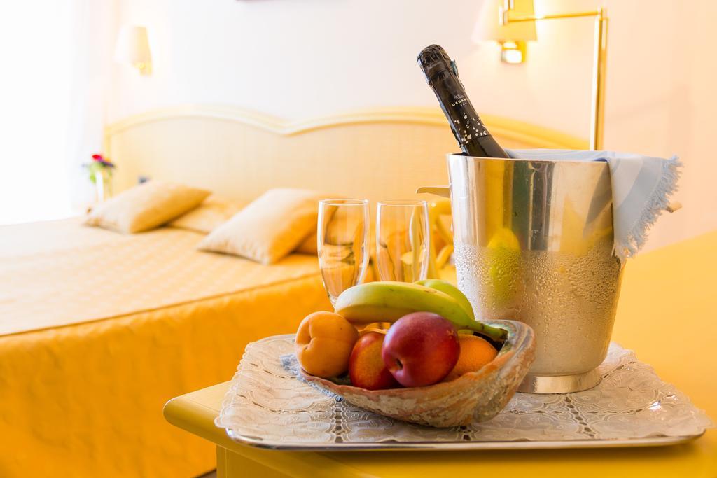 Hotel Principe Бибионе Екстериор снимка