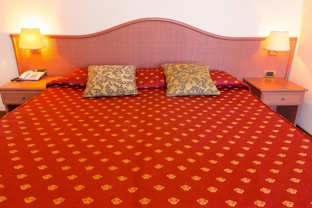 Hotel Principe Бибионе Екстериор снимка