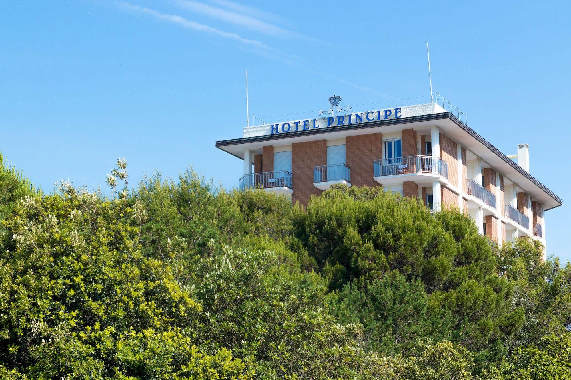 Hotel Principe Бибионе Екстериор снимка