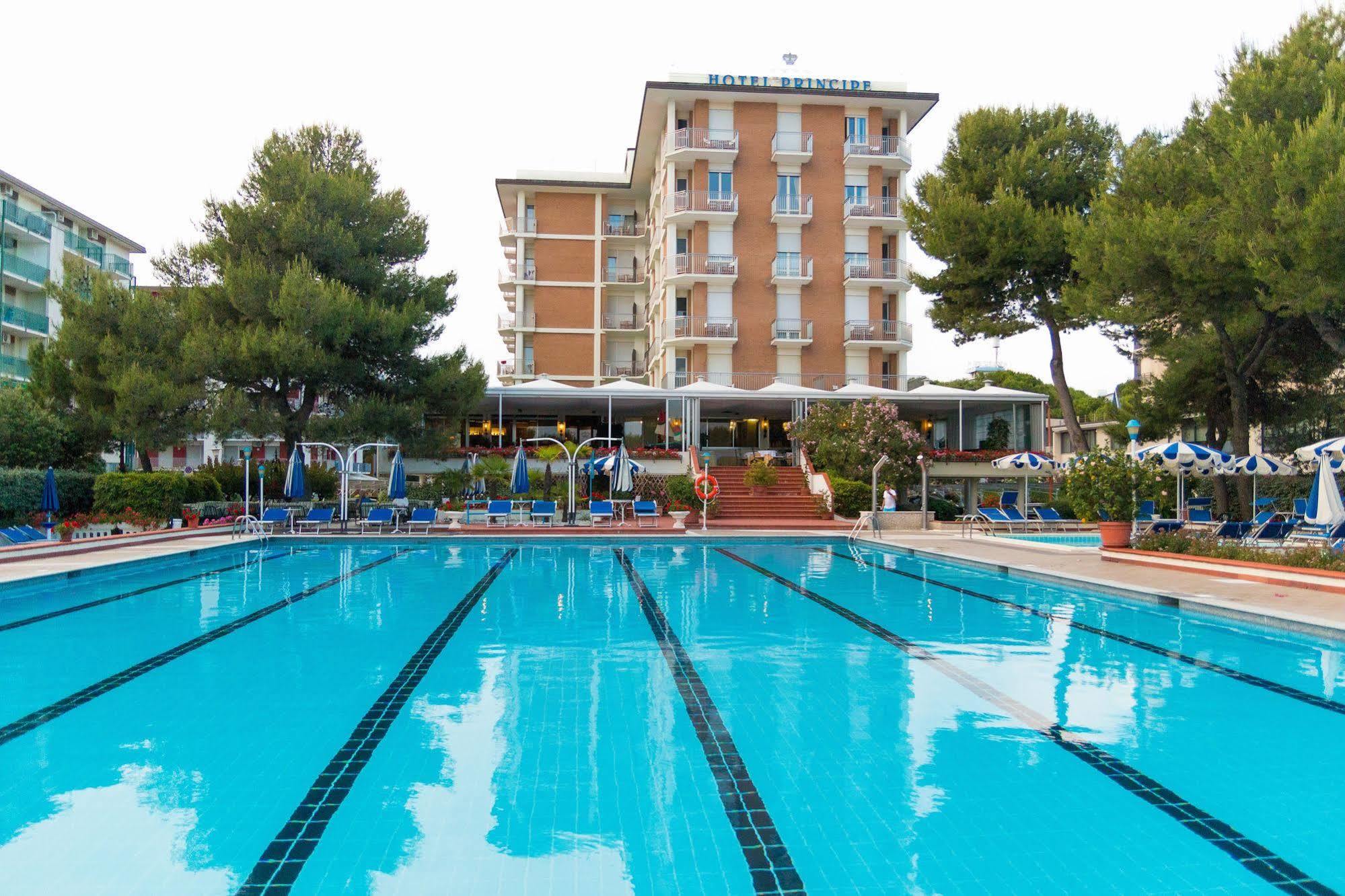 Hotel Principe Бибионе Екстериор снимка